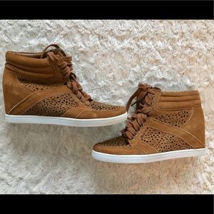 Deena & Ozzy High Tops Heel Sneaker Women’s Size 7